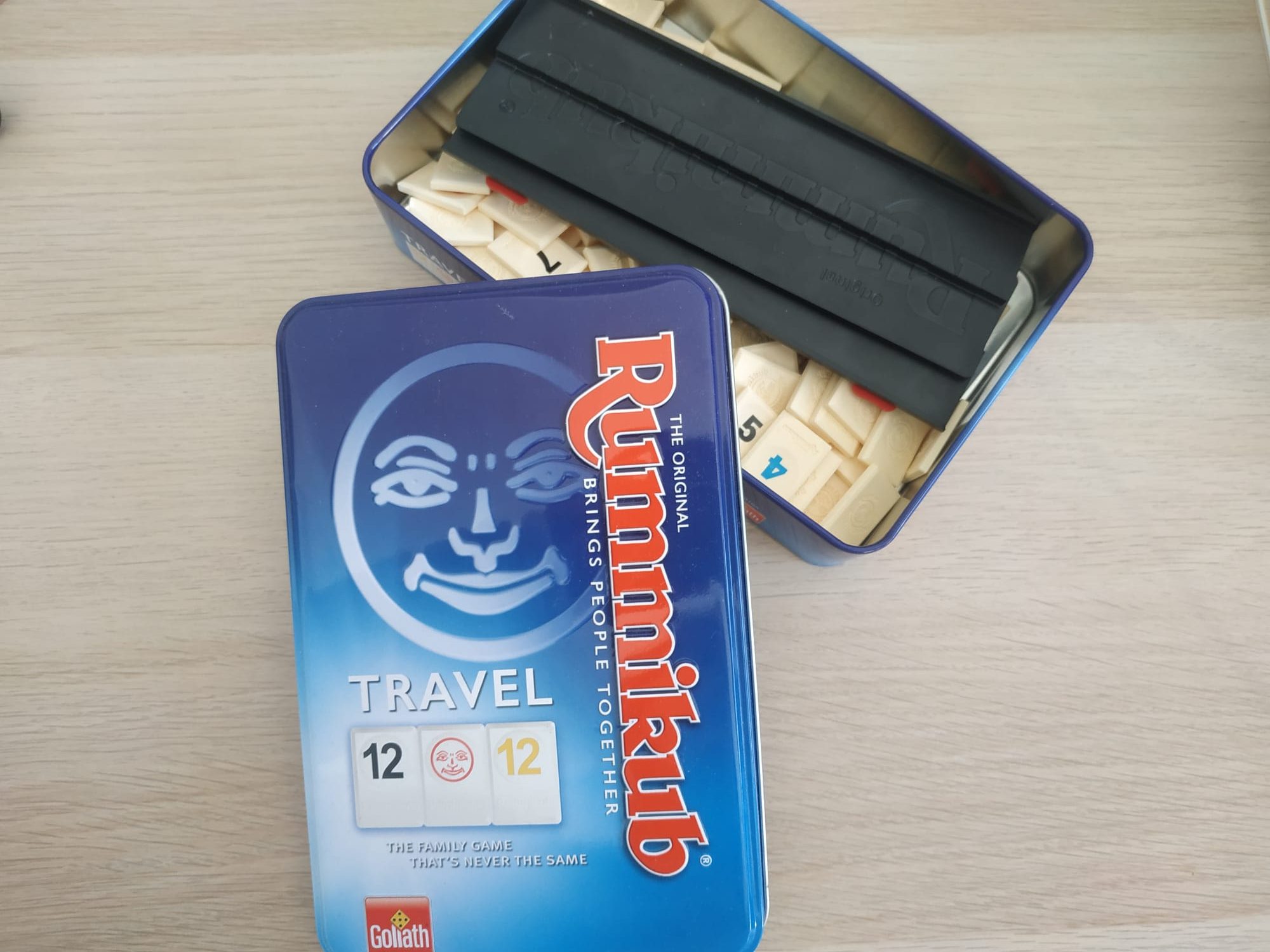 RUMMIKUB Easy Pack - Kompaktes Reisespiel Für 2-4 Spieler
